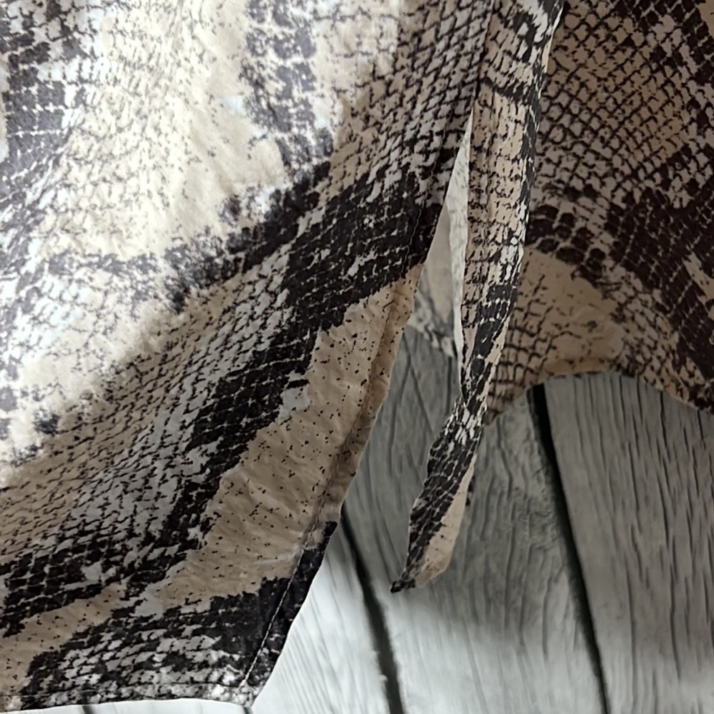 H&M Snake Print Long Button Front Tie Front Top S… - image 7